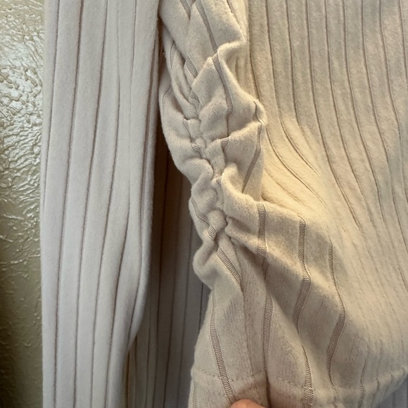 SHEIN Cream Ribbed Set - Picture 2 of 4